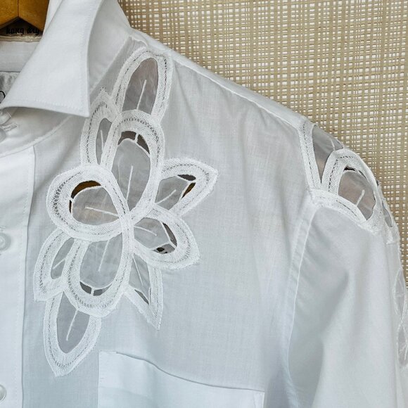 VINTAGE Embroidered Buttoned Cutout Lace A… - Picture 8 of 16